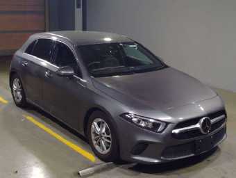 MERCEDES BENZ A CLASS 2018 Image 3