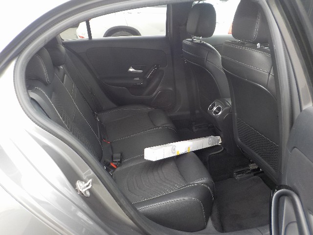 MERCEDES BENZ A CLASS 2018 Image 22