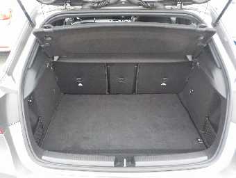 MERCEDES BENZ A CLASS 2018 Image 16