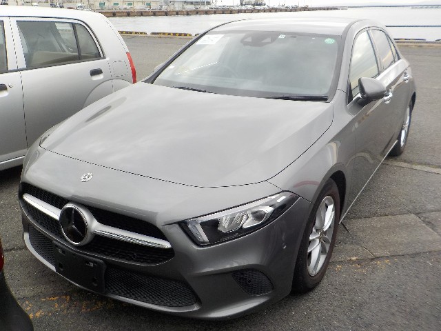 MERCEDES BENZ A CLASS 2018 Image 25