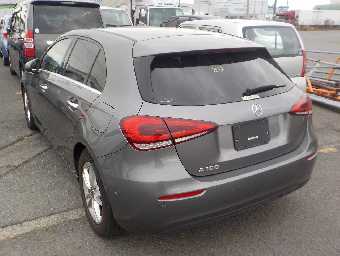 MERCEDES BENZ A CLASS 2018 Image 19