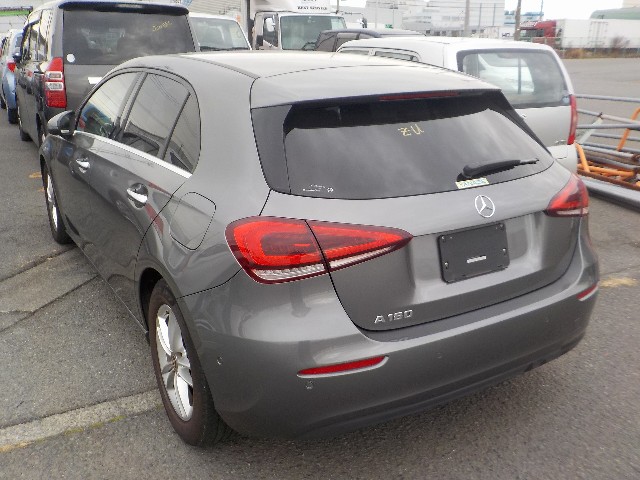 MERCEDES BENZ A CLASS 2018 Image 26