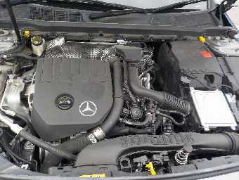 MERCEDES BENZ A CLASS 2018 Image 22