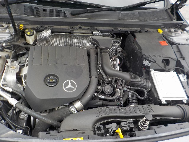 MERCEDES BENZ A CLASS 2018 Image 29