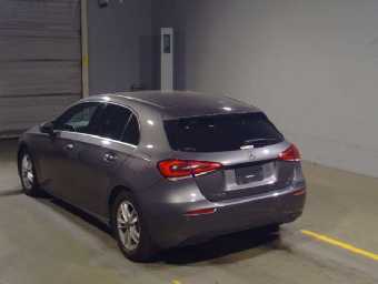 MERCEDES BENZ A CLASS 2018 Image 4