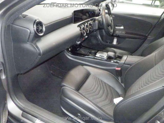 MERCEDES BENZ A CLASS 2018 Image 7