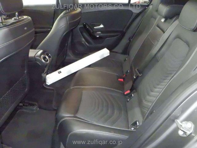 MERCEDES BENZ A CLASS 2018 Image 8