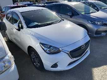 MAZDA DEMIO 2016 Image 1