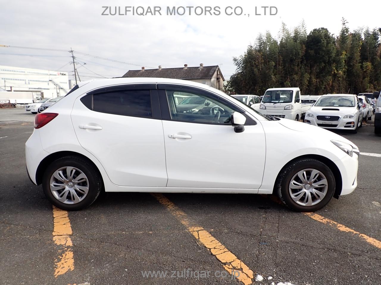 MAZDA DEMIO 2016 Image 6