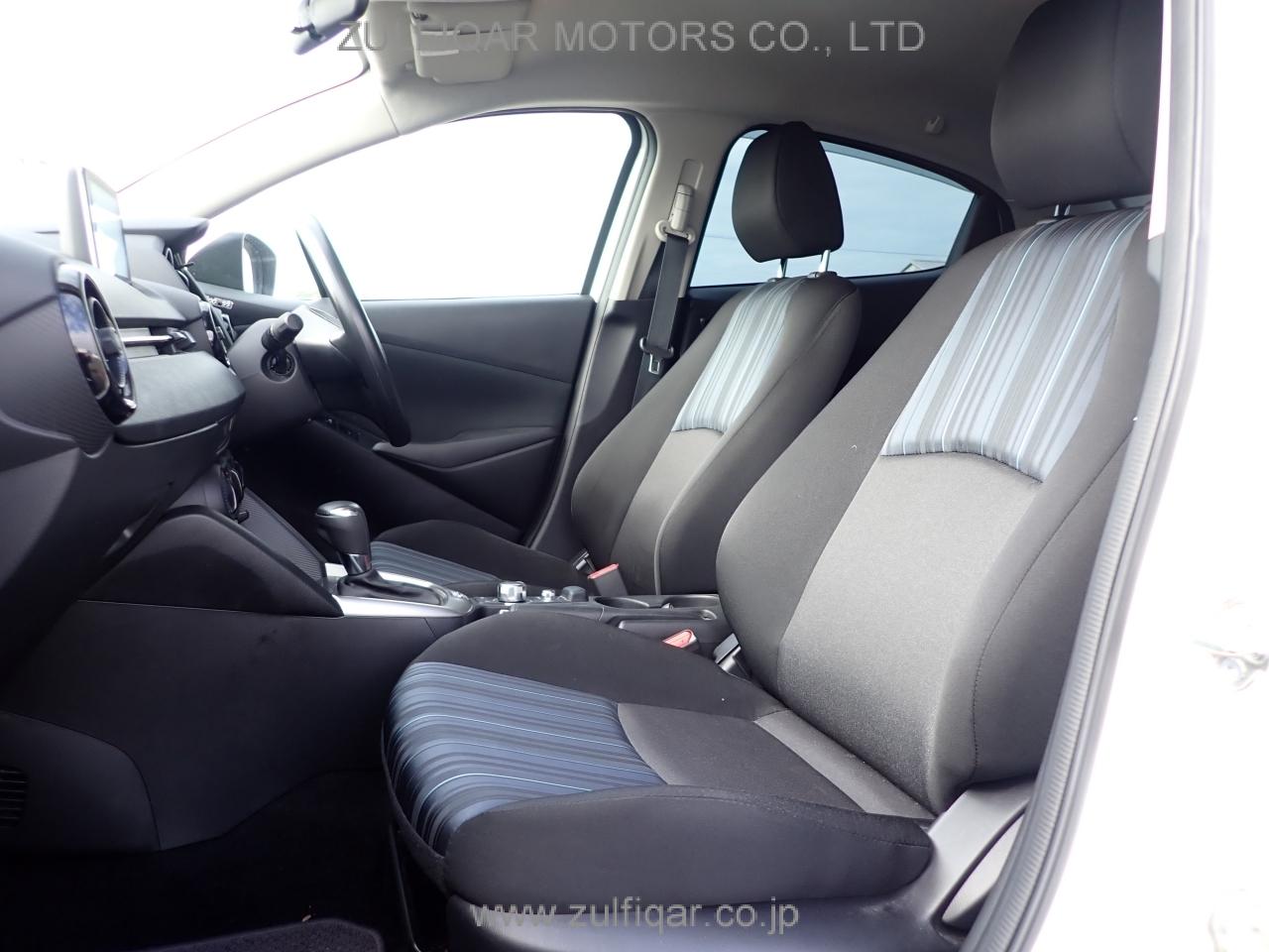 MAZDA DEMIO 2016 Image 8