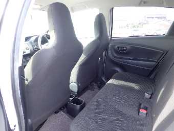 TOYOTA VITZ 2015 Image 11