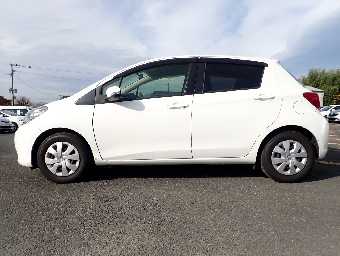 TOYOTA VITZ 2015 Image 4