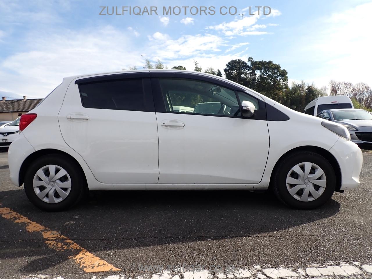 TOYOTA VITZ 2015 Image 6