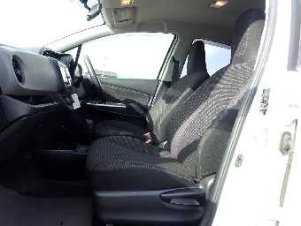 TOYOTA VITZ 2015 Image 8