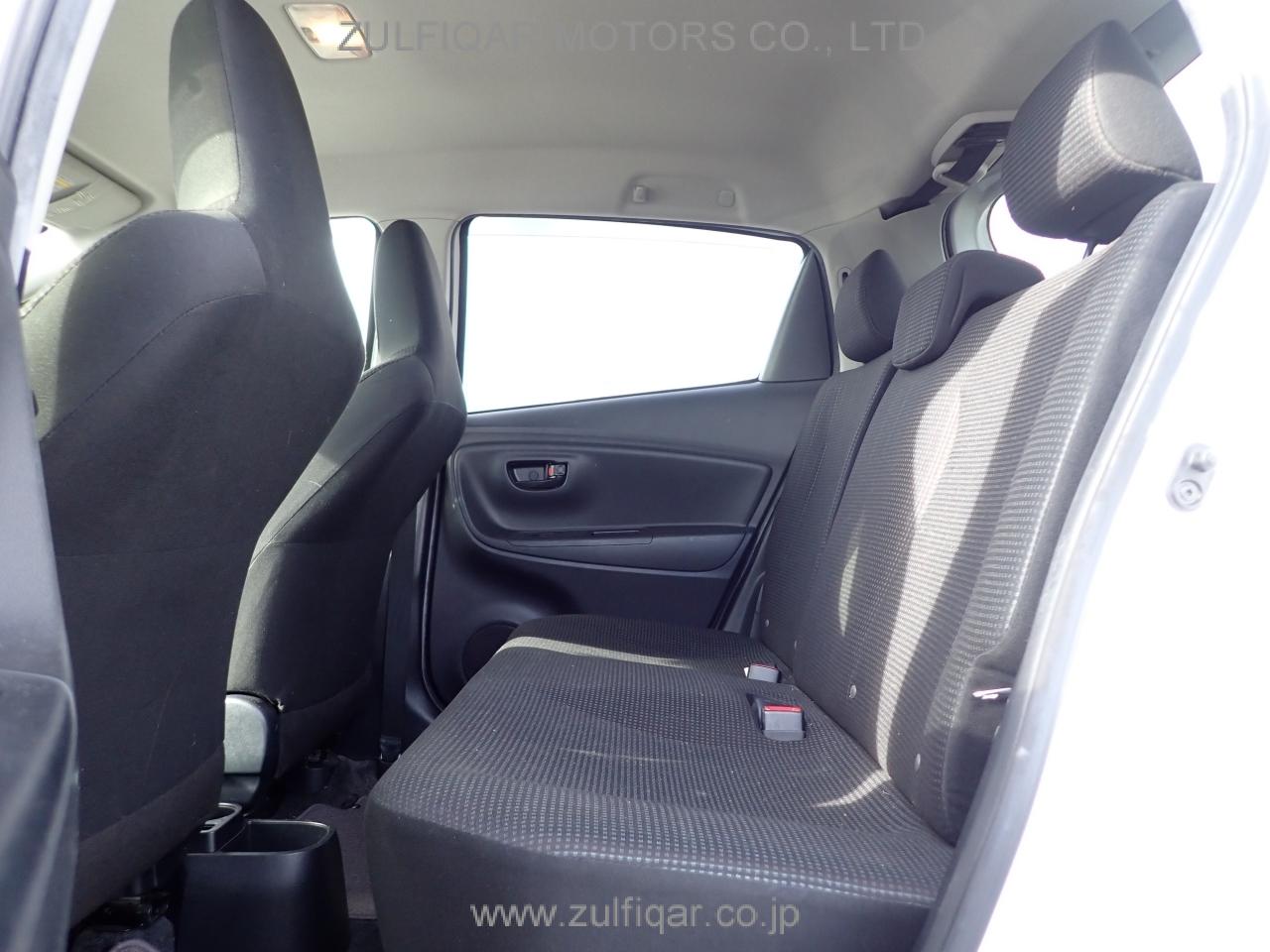 TOYOTA VITZ 2015 Image 10