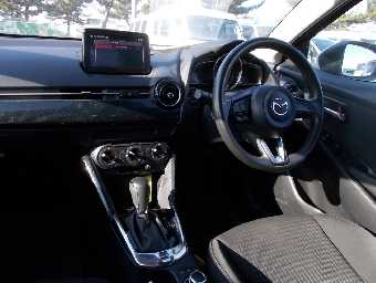 MAZDA DEMIO 2016 Image 3