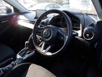 MAZDA DEMIO 2016 Image 9