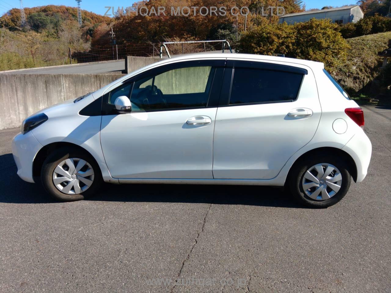 TOYOTA VITZ 2015 Image 4