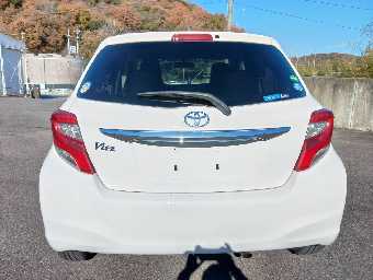 TOYOTA VITZ 2015 Image 7