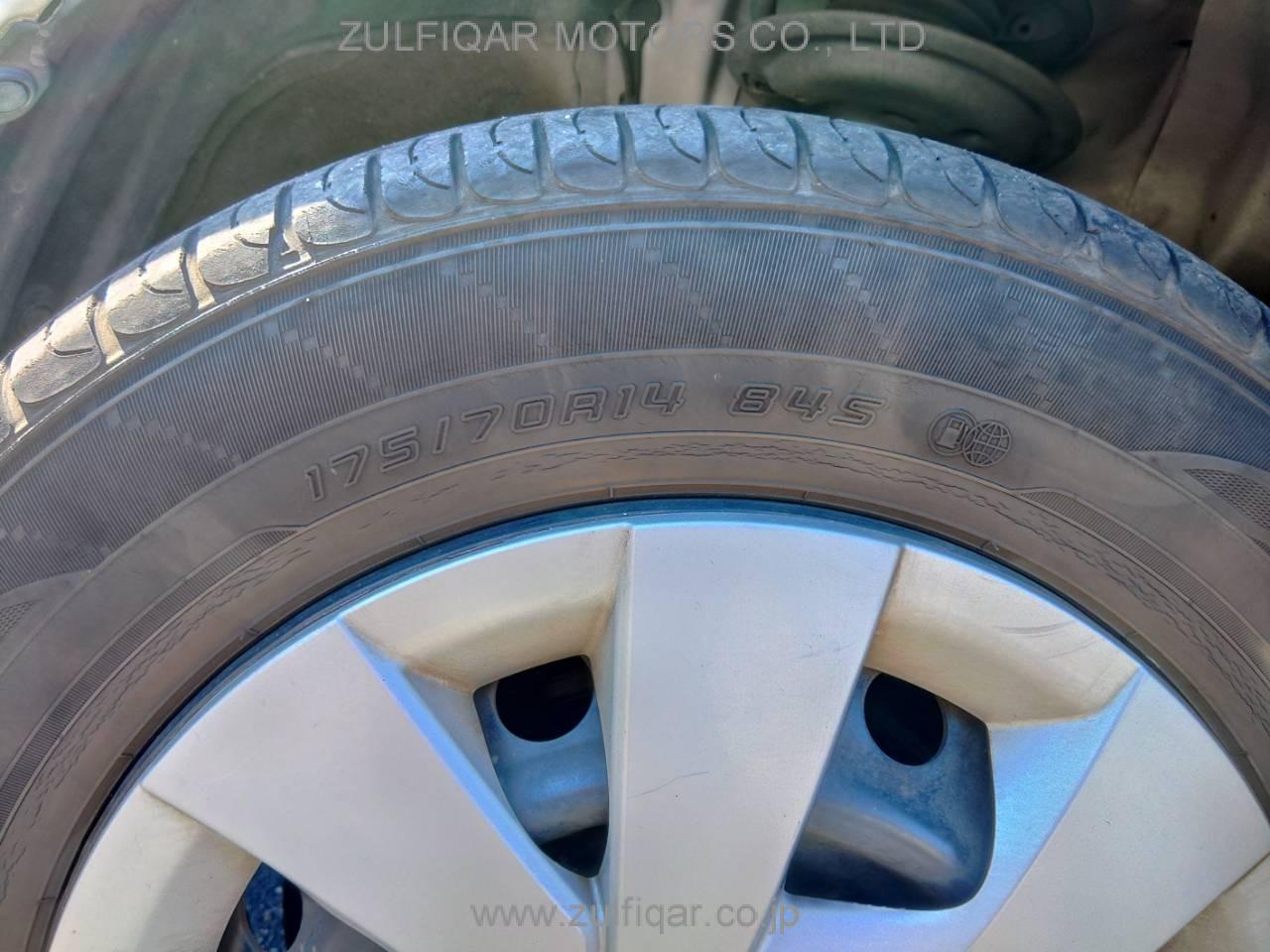 TOYOTA VITZ 2015 Image 9