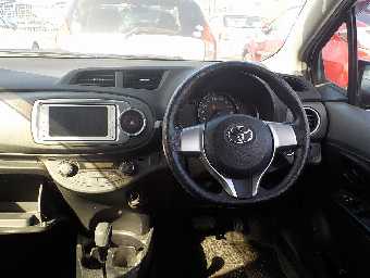 TOYOTA VITZ 2014 Image 4