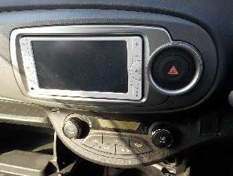 TOYOTA VITZ 2014 Image 5