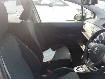 TOYOTA VITZ 2014 Image 7