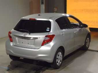 TOYOTA VITZ 2016 Image 2