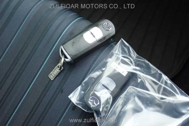 MAZDA DEMIO 2015 Image 8