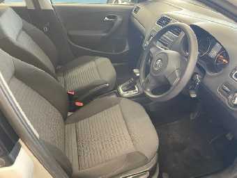 VOLKSWAGEN POLO 2010 Image 11