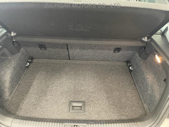 VOLKSWAGEN POLO 2010 Image 5