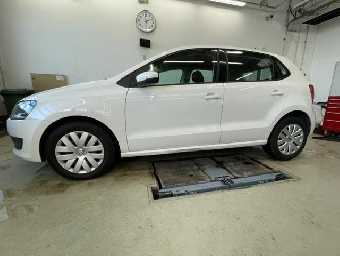 VOLKSWAGEN POLO 2010 Image 7