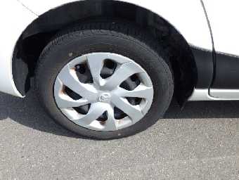 TOYOTA SIENTA 2016 Image 9