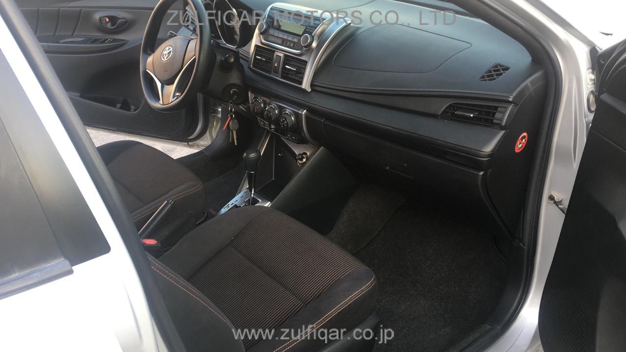 TOYOTA YARIS 2017 Image 12