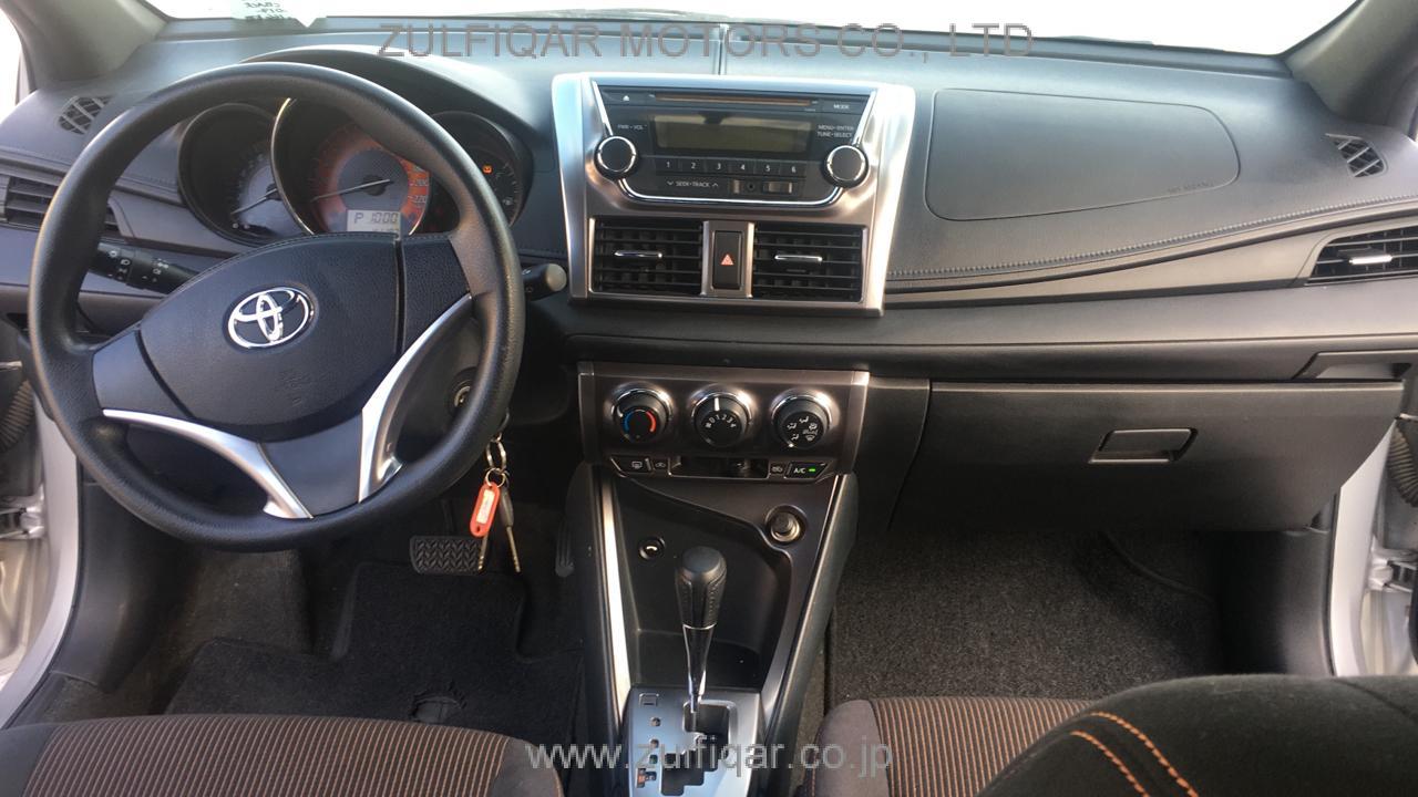 TOYOTA YARIS 2017 Image 10