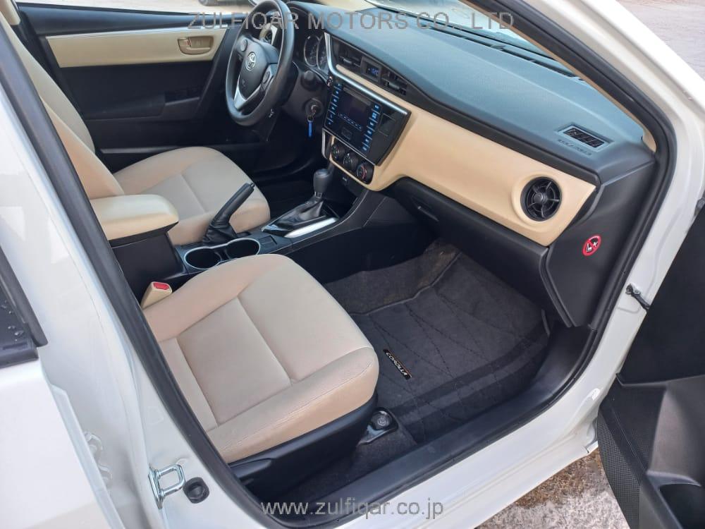 TOYOTA COROLLA 2019 Image 12
