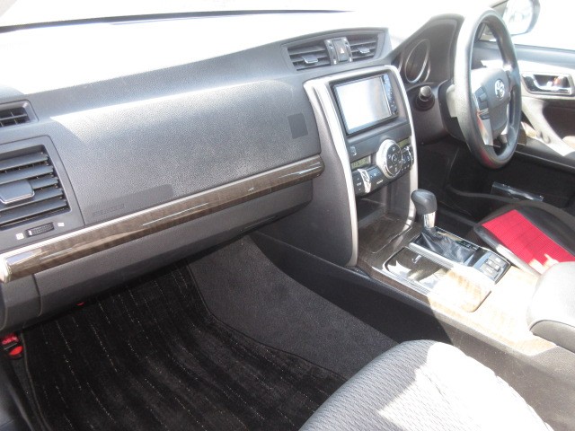 TOYOTA MARK X 2016 Image 19