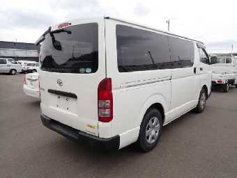 TOYOTA HIACE 2016 Image 2