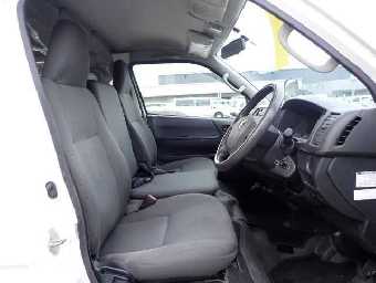 TOYOTA HIACE 2016 Image 4