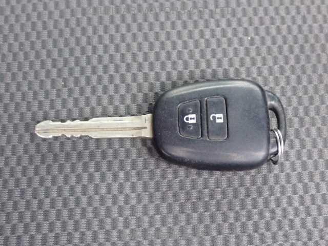 TOYOTA HIACE 2016 Image 8