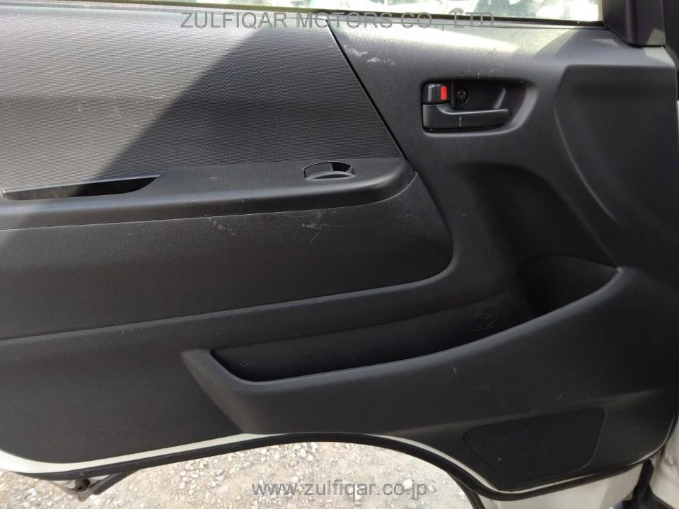 TOYOTA HIACE 2017 Image 11