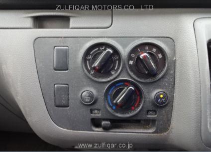 NISSAN NV350 CARAVAN 2016 Image 6