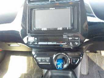 TOYOTA PRIUS 2017 Image 10