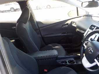 TOYOTA PRIUS 2017 Image 11