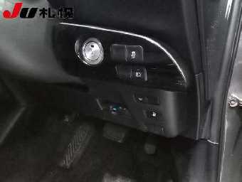 TOYOTA PRIUS 2017 Image 4