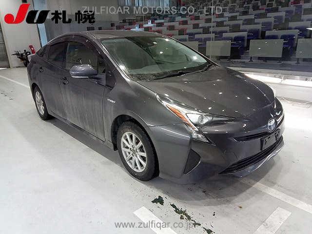 TOYOTA PRIUS 2017 Image 8