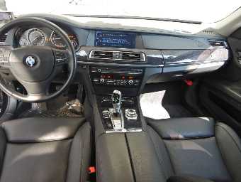 BMW 7 SERIES 2010 Image 3