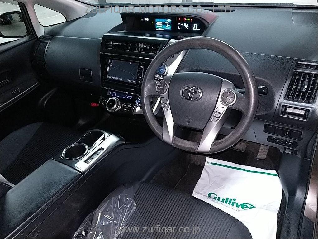 TOYOTA PRIUS ALPHA 2015 Image 3