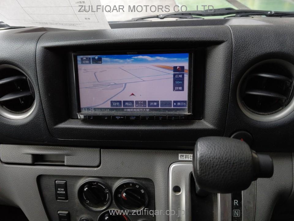 NISSAN NV350 CARAVAN WAGON 2018 Image 9