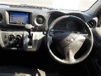 NISSAN NV350 CARAVAN 2016 Image 9